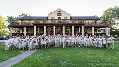 Dinner in White 2017 - Naramata BC Dinner in White 2017 - Naramata BC