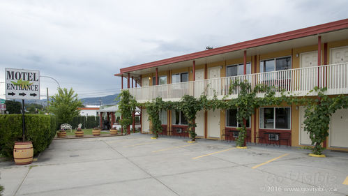 Maple Leaf Motel Inn Towne - Oliver, BC