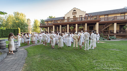 Dinner in White 2017 - Naramata BC