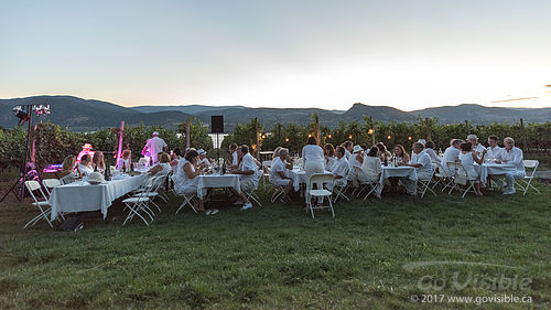 Dinner in White 2017 - Naramata BC