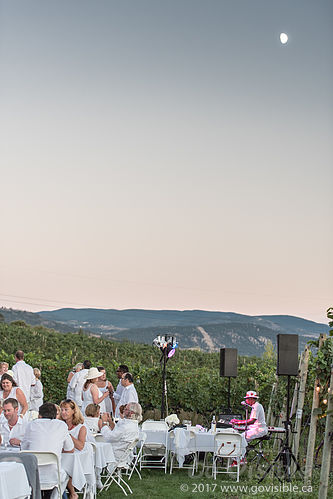 Dinner in White 2017 - Naramata BC